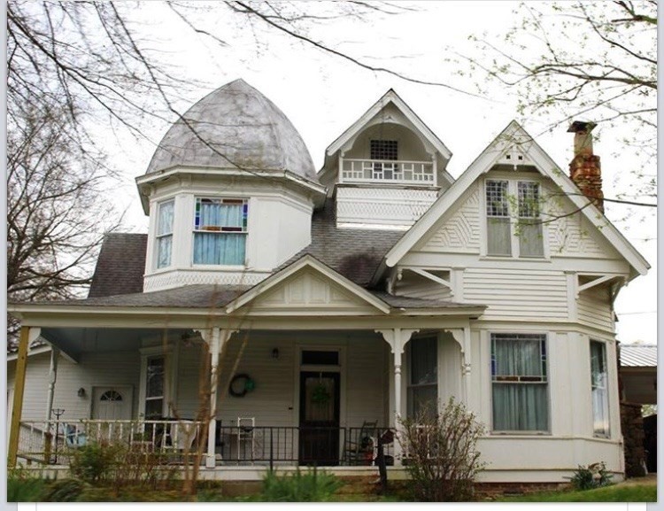 1800s Victorian Home in Evening Shade for Sale, Built by Renowned