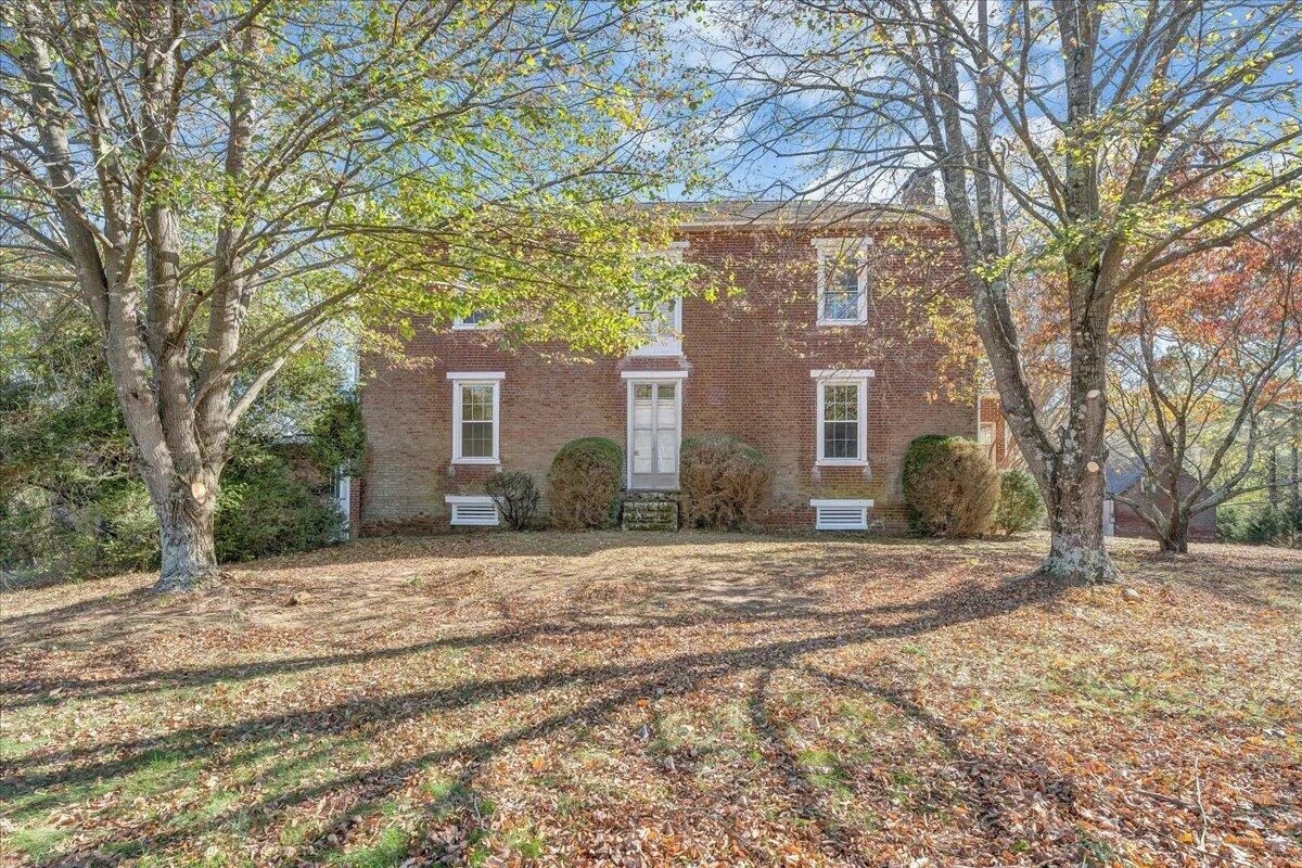 Clifton, Circa 1830 316.99 Waterfront Acres, 4,500 Feet of Waterfront